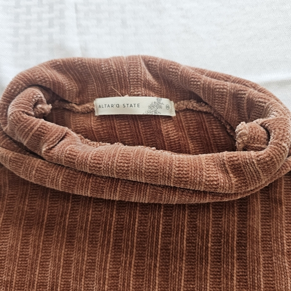 Altar’d State Ribbed Velvet Crop Turtleneck Puff Sleeve Top XS - Picture 3 of 4